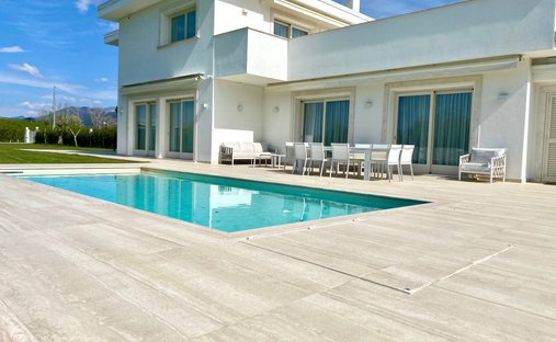 Villa à Pietrasanta, Toscane, Italie 1