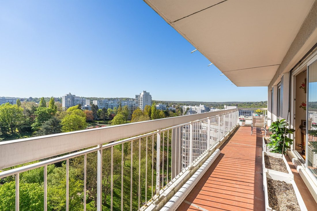 Apartment in Marly-le-Roi, Ile-de-France, France 1 - 17688875