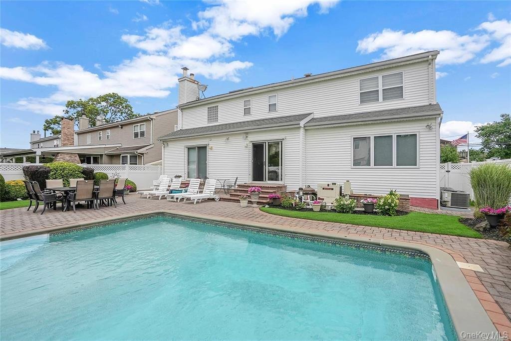 House in Massapequa Park, New York, United States 3 - 17686278