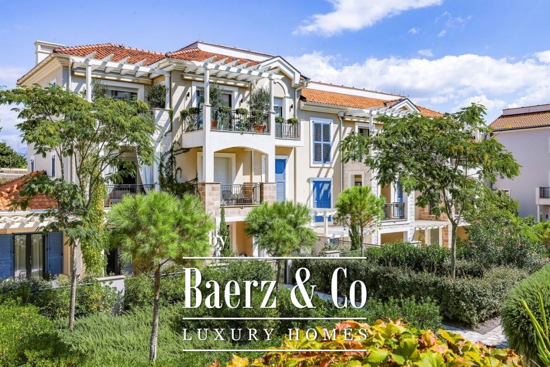 Penthouse in Tivat, Tivat Municipality, Montenegro 5 - 17687644