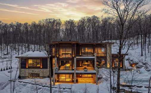 Maison à Saint-Sauveur, Québec, Canada 1