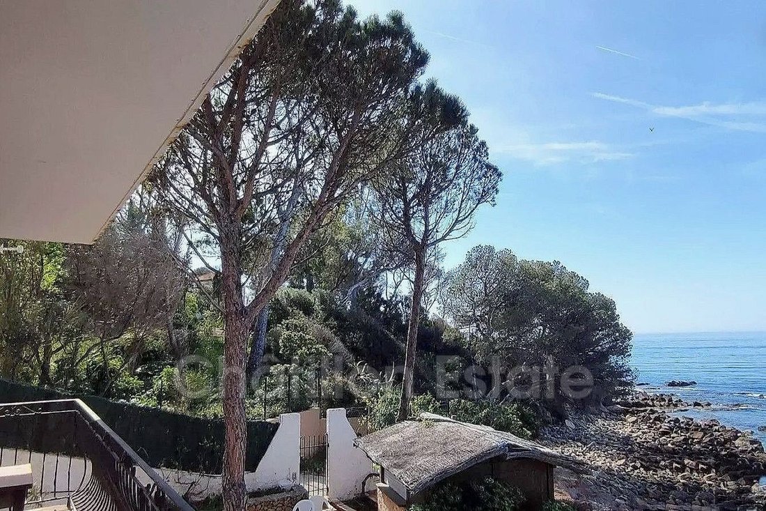 House in Boulouris, Saint-Raphaël, France 1 - 15747143
