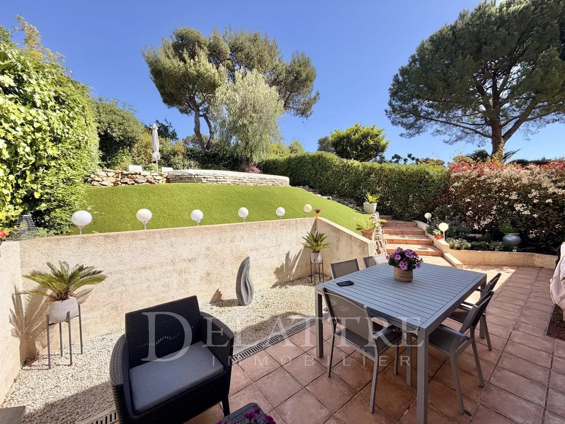 Villa in Les Cougoulins-Rastines, Antibes, France 4 - 17684481
