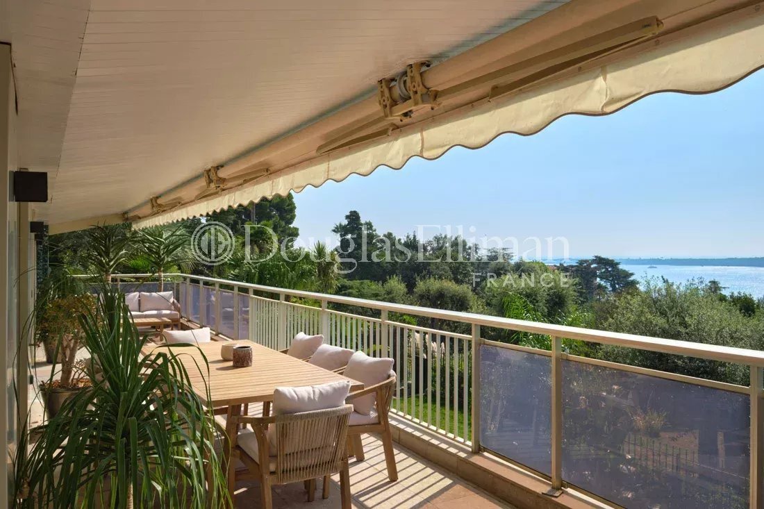 Villa in La Maure-Super Cannes, Vallauris, France 2 - 15360670