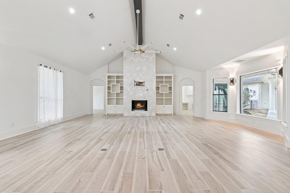 House in Bastrop, Texas, United States 5 - 17686528