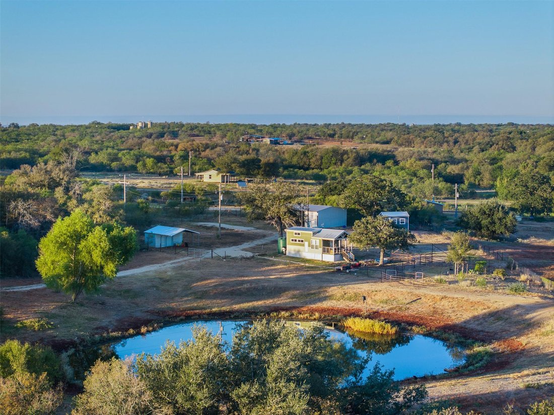 Lockhart, Texas, United States 1 - 17686582