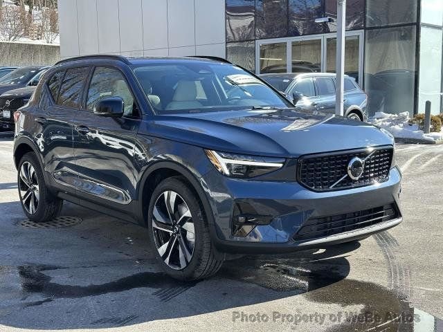 Volvo XC40 in Calverton, NY, United States 1 - 17687316