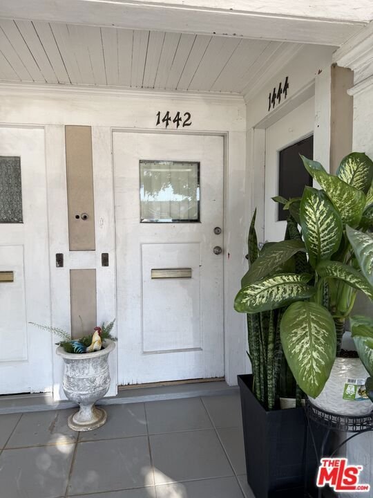 Los Angeles, California, United States 4 - 17687226