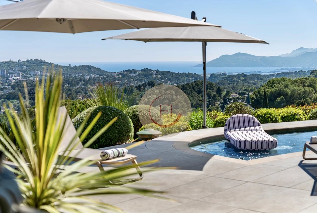 Villa in Mougins, Provence-Alpes-Côte d'Azur, France 4 - 17684323