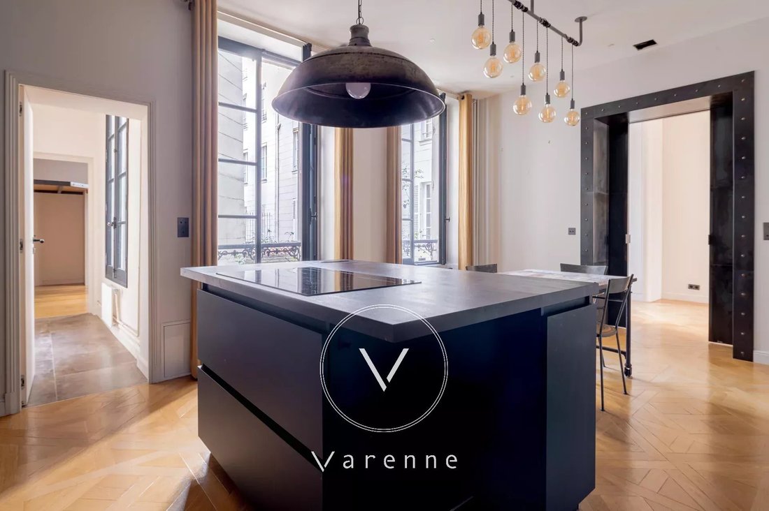 Apartment in Odéon, Paris 6e Arrondissement, Paris 4 - 17685680