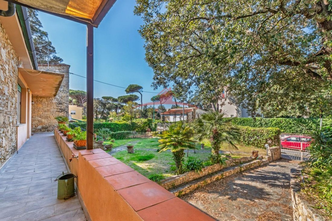 Villa in Tirrenia, Pisa, Italy 2 - 17687030