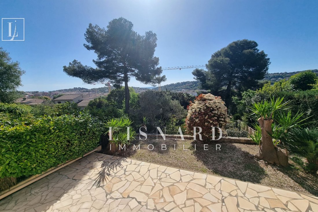 Villa in Centre, Vallauris, France 2 - 16021988