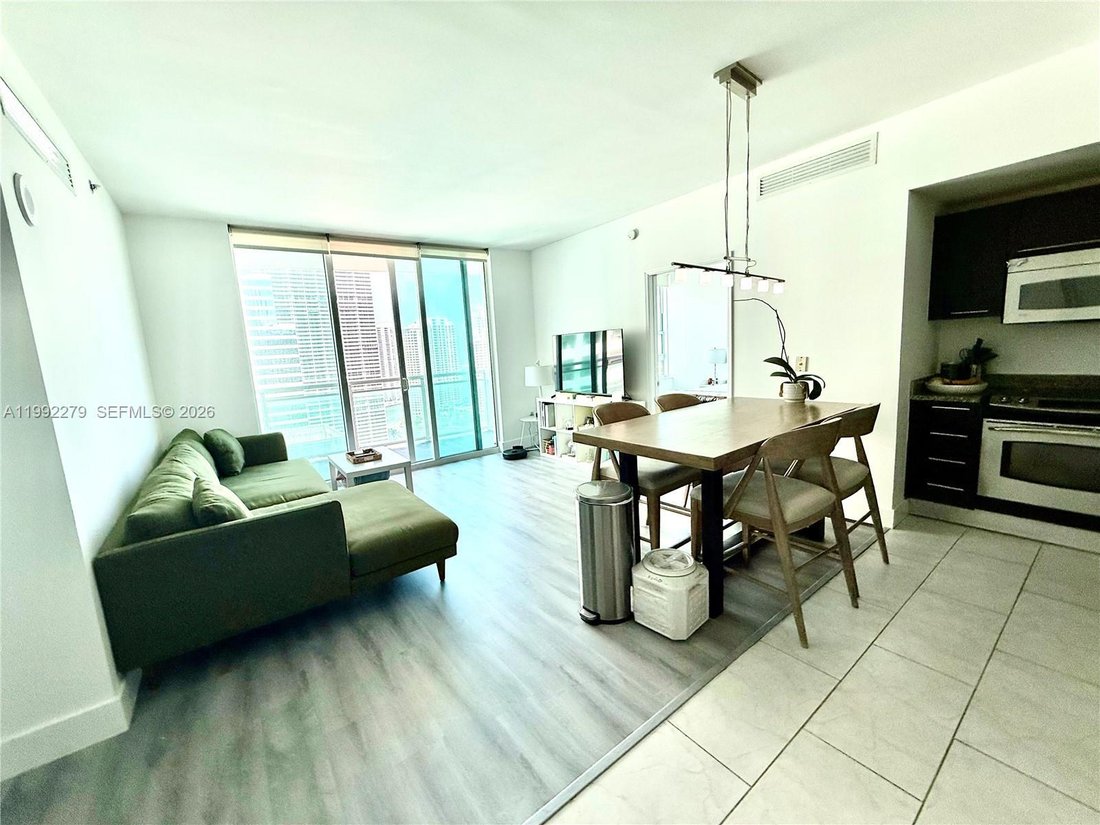 Co Op in Miami, Florida, United States 5 - 17686810