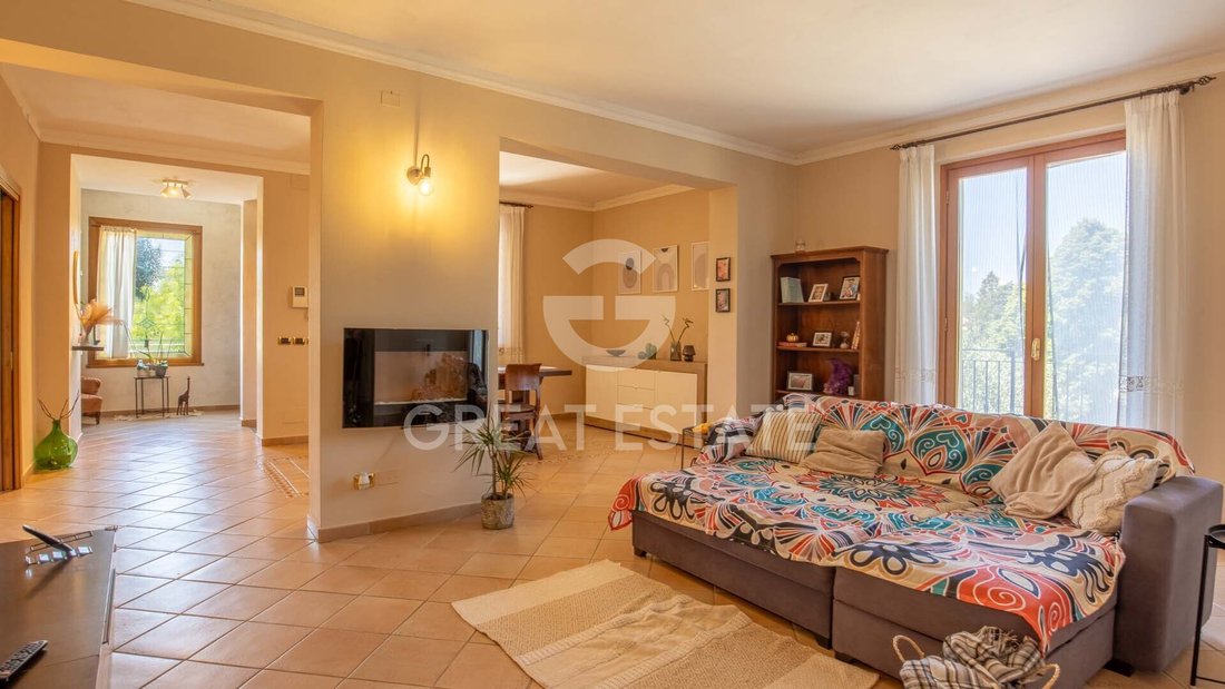 Villa in Castiglione del Lago, Umbria, Italy 2 - 17685712