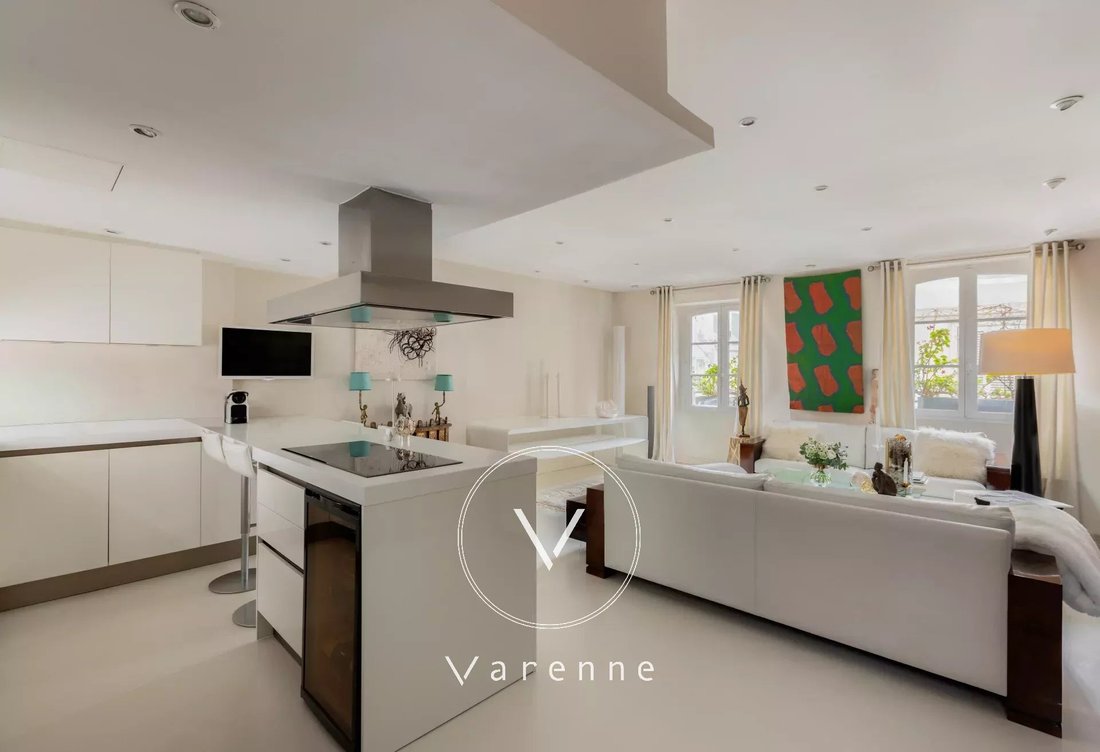 Apartment in Odéon, Paris 6e Arrondissement, Paris 3 - 17685616