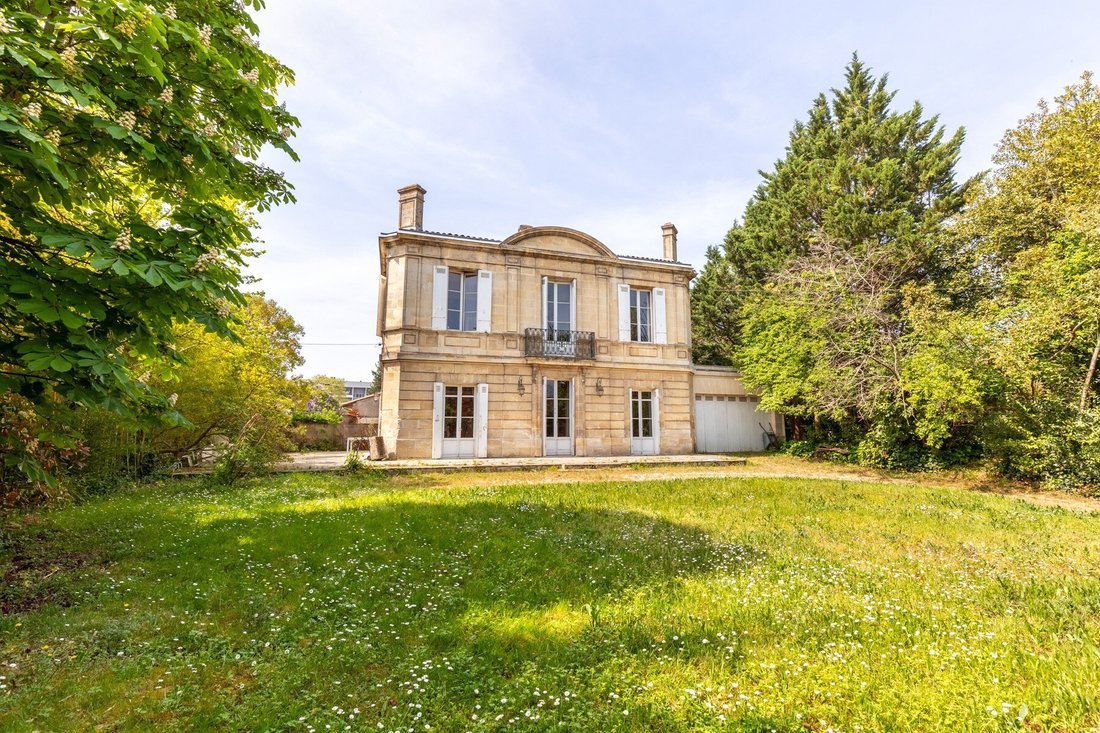House in Hôtel de Ville-Quinconce-Saint Seurin-Fondaudège, Bordeaux, France 2 - 17687619