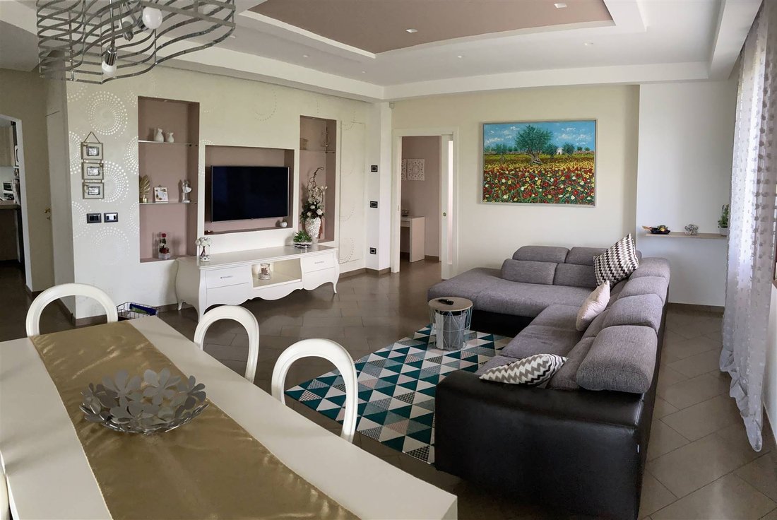 Villa in Tavoleto, Marche, Italy 1 - 17687792