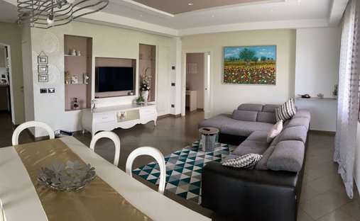 Villa in Tavoleto, Marche, Italy 1