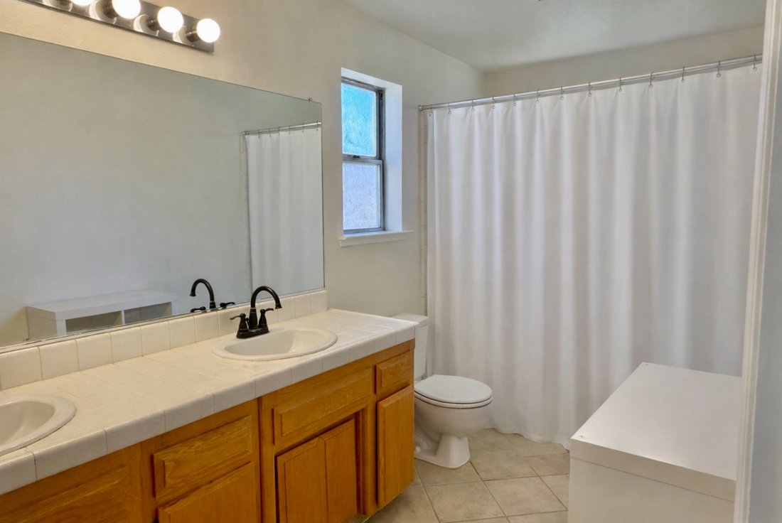 Paso Robles, California, United States 4 - 17688688