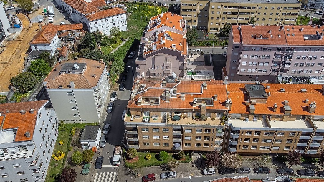 Apartment in Mafamude e Vilar do Paraiso, Porto District, Portugal 5 - 17684257