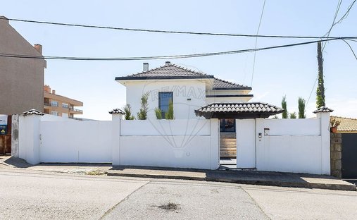 Haus in Gulpilhares e Valadares, Distrikt Porto, Portugal 1