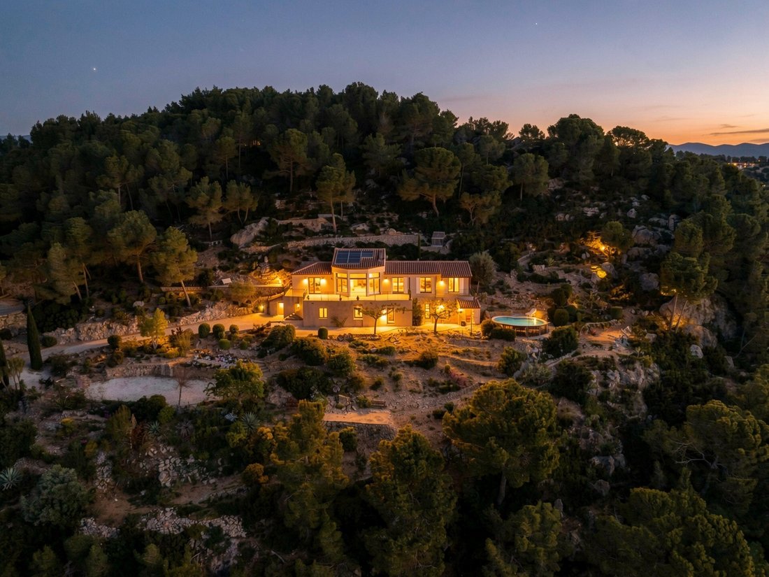 House in La Cadiere-d'Azur, Provence-Alpes-Côte d'Azur, France 2 - 17687605