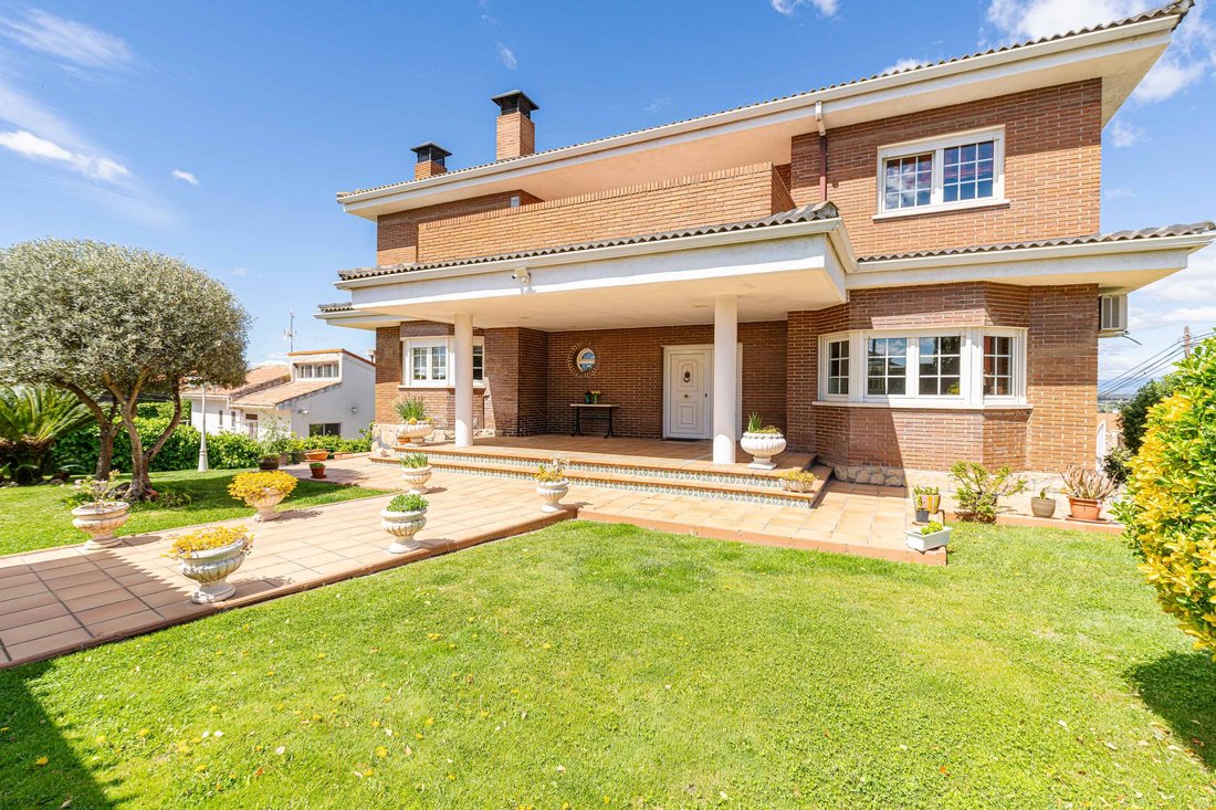Villa in Mostoles, Comunidad de Madrid, Spain 1 - 17633583