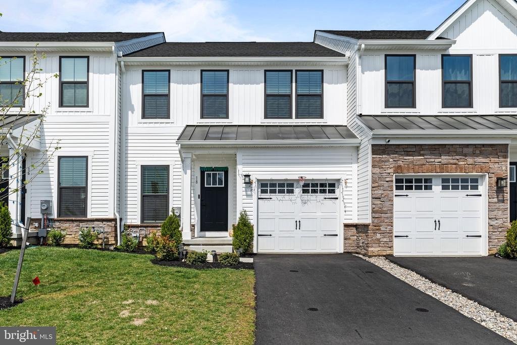 House in Mount Laurel Township, New Jersey, United States 1 - 17688487