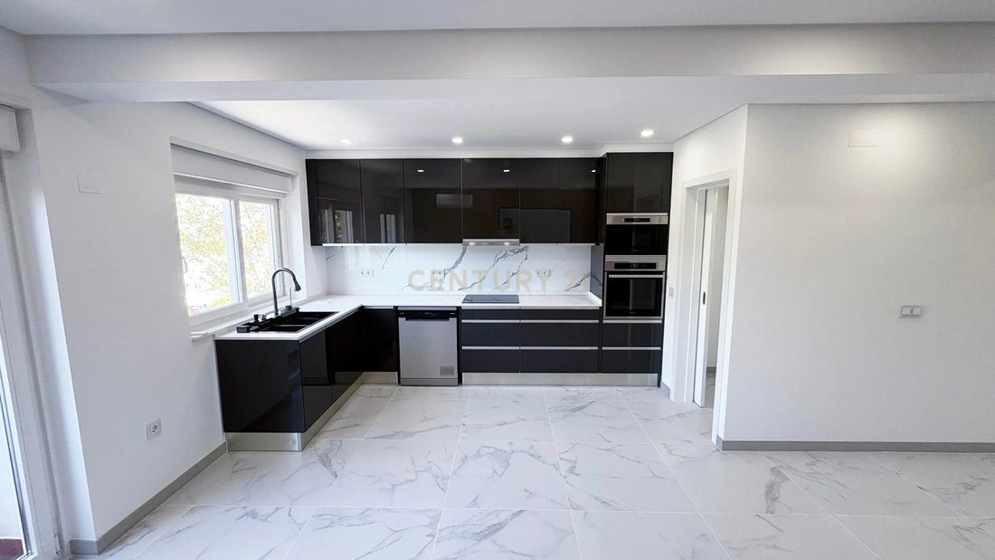 Apartment in Cascais e Estoril, Lisbon, Portugal 3 - 17571247