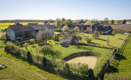 Castle in Chateauneuf-en-Thymerais, Centre-Val de Loire, France 1