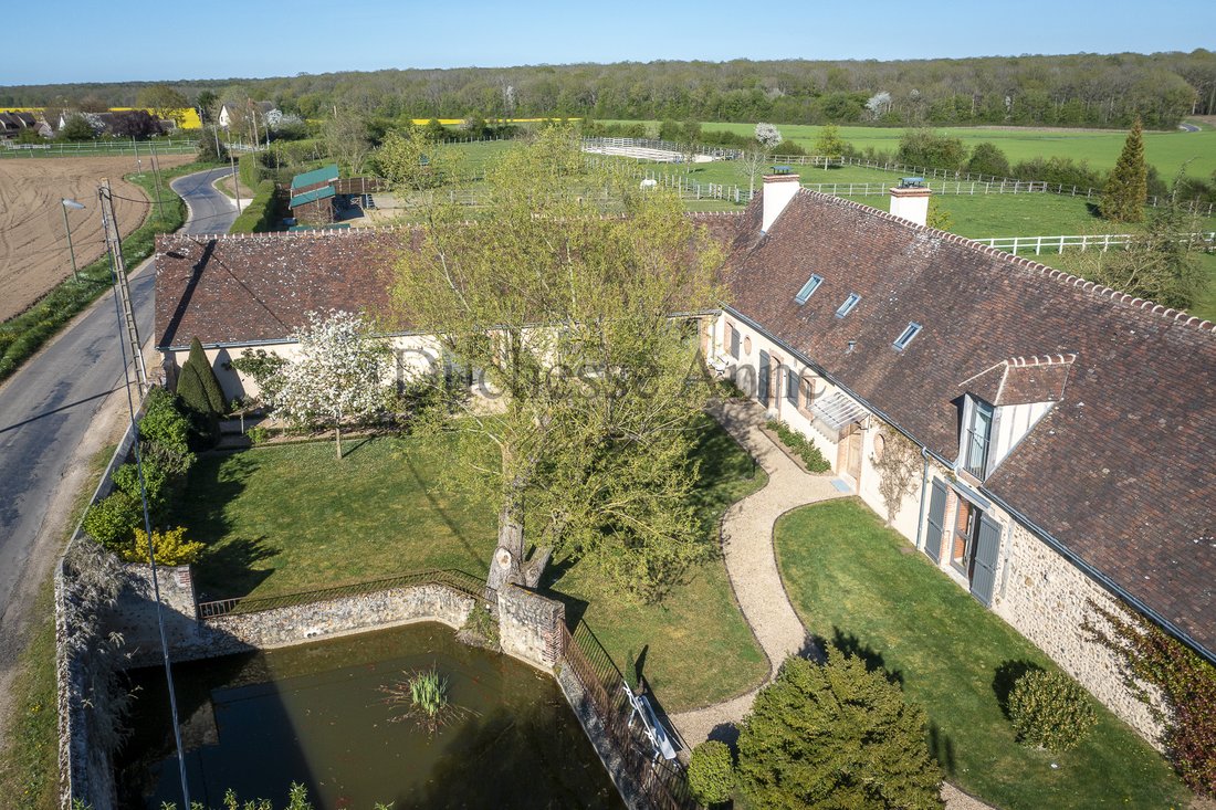 Castle in Chateauneuf-en-Thymerais, Centre-Val de Loire, France 2 - 17687601