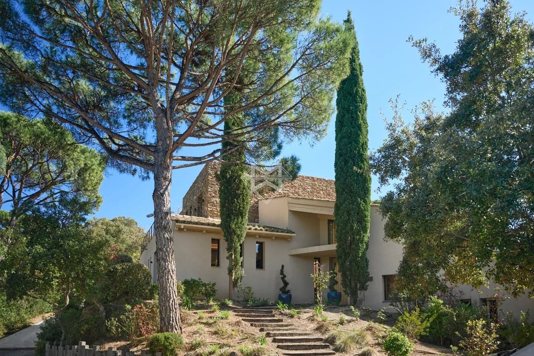 Villa in La Croix-Valmer, Provence-Alpes-Côte d'Azur, France 4 - 17687909