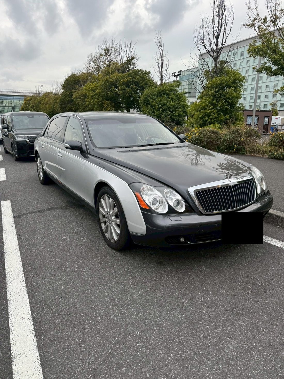 Sedan in Shinjuku City, Japan 1 - 17689342