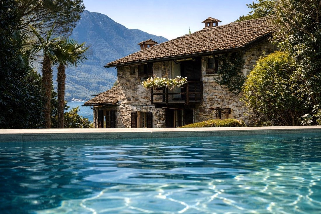 Villa in Tremezzina, Lombardy, Italy 1 - 17689517