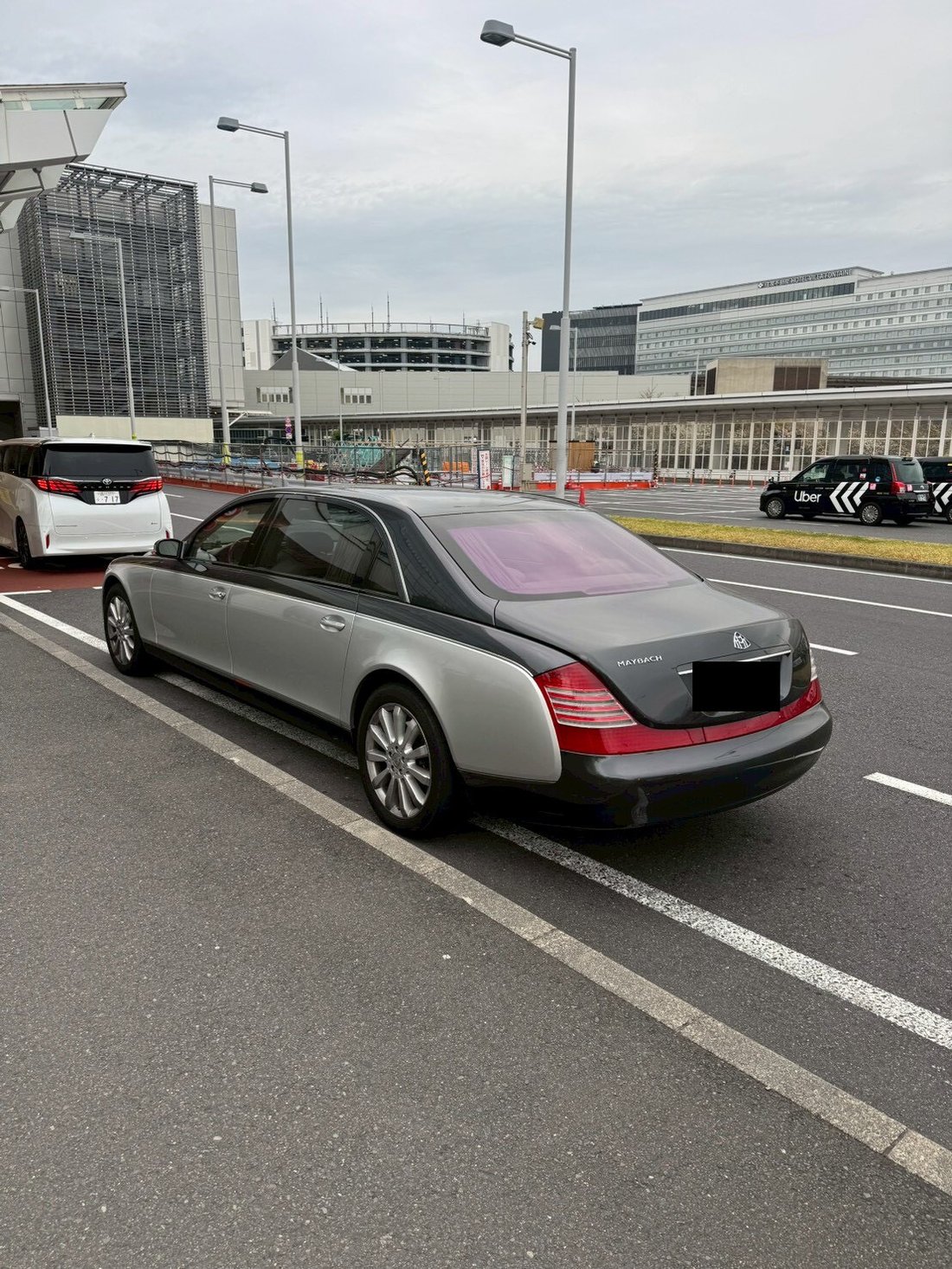 Sedan in Shinjuku City, Japan 2 - 17689342