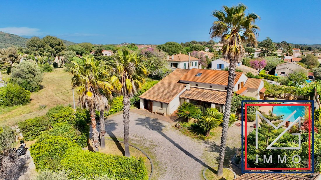Country House in Six-Fours-les-Plages, Provence-Alpes-Côte d'Azur, France 1 - 17525573