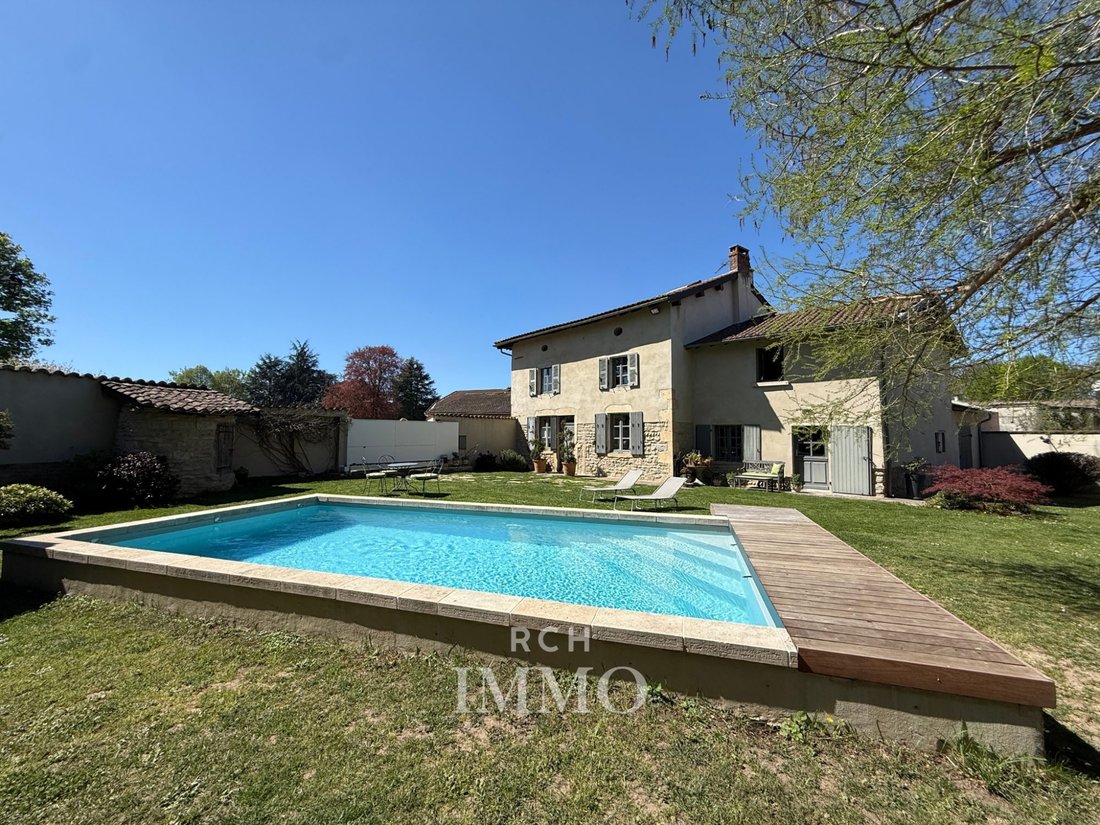 House in Oytier-Saint-Oblas, Auvergne-Rhône-Alpes, France 1 - 17689231