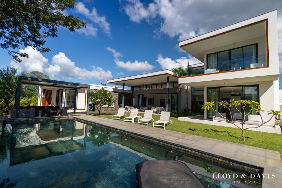 Villa in Riviere noire, Rivière Noire District, Mauritius 3 - 17689260