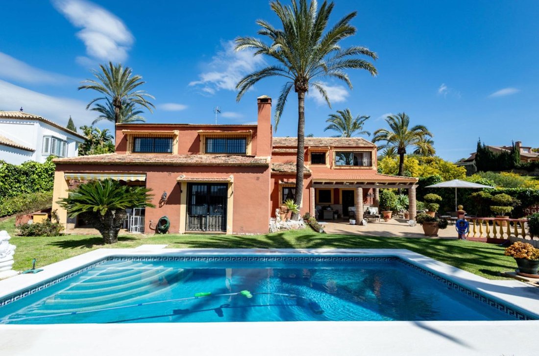 Villa in Rio Real, Marbella, Andalusia 2 - 17689535