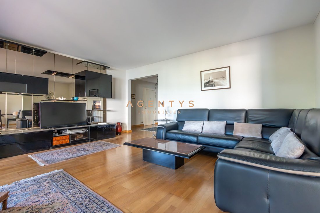 Apartment in Carnot, Bry-sur-Marne, France 5 - 17689224