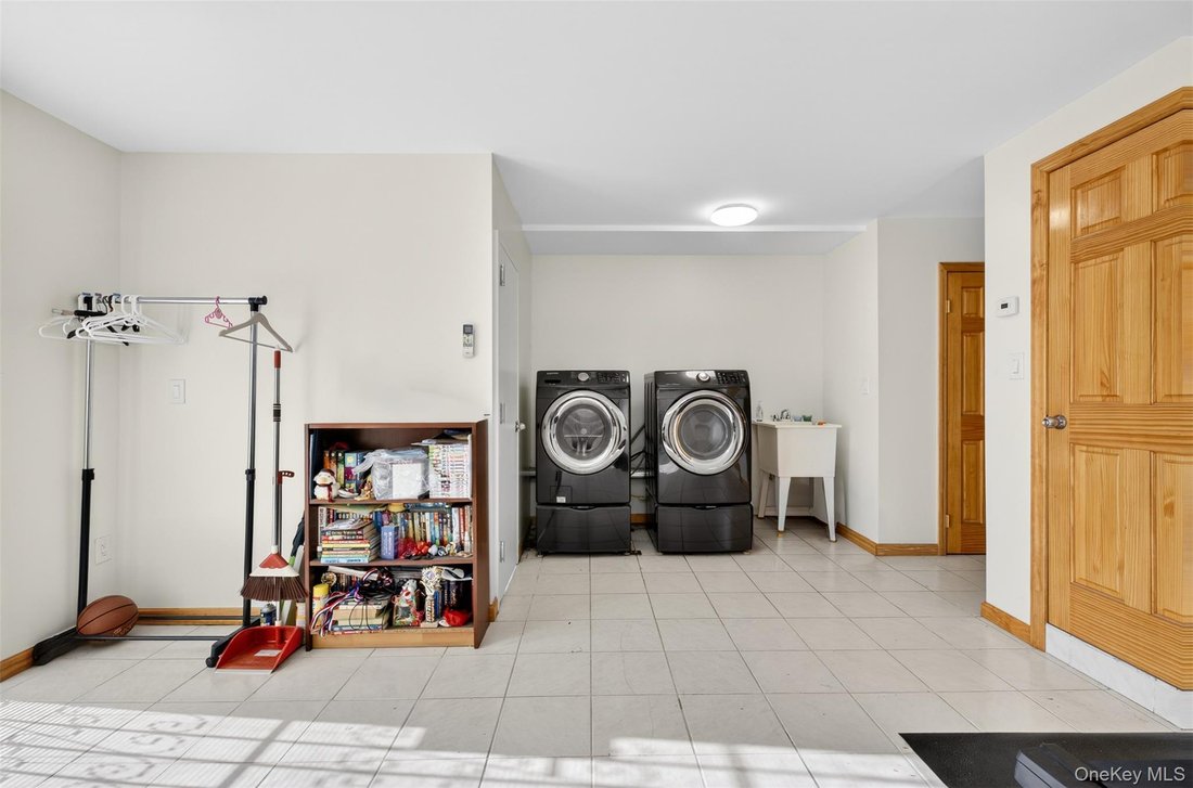 House in New York, New York, United States 4 - 17689804