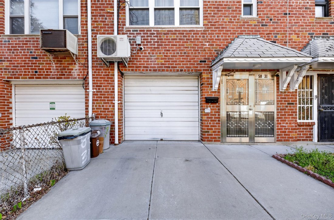 House in New York, New York, United States 2 - 17689804