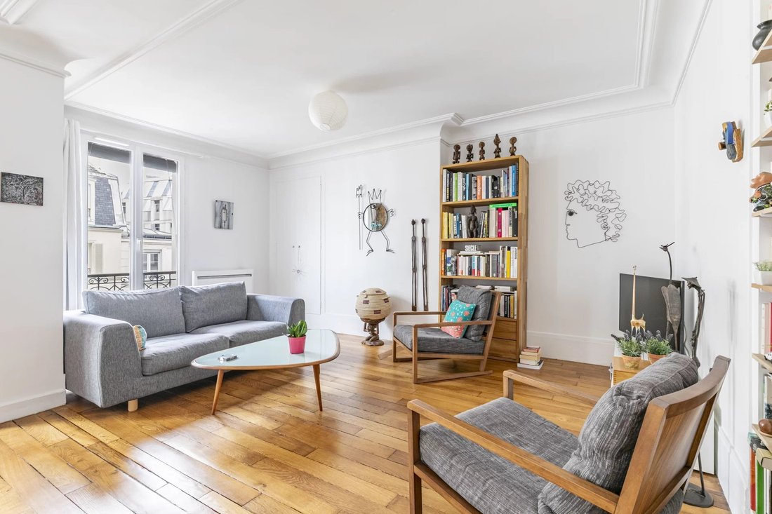 Apartment in Belleville-Saint Maur, Paris 11e Arrondissement, Paris 2 - 17416074