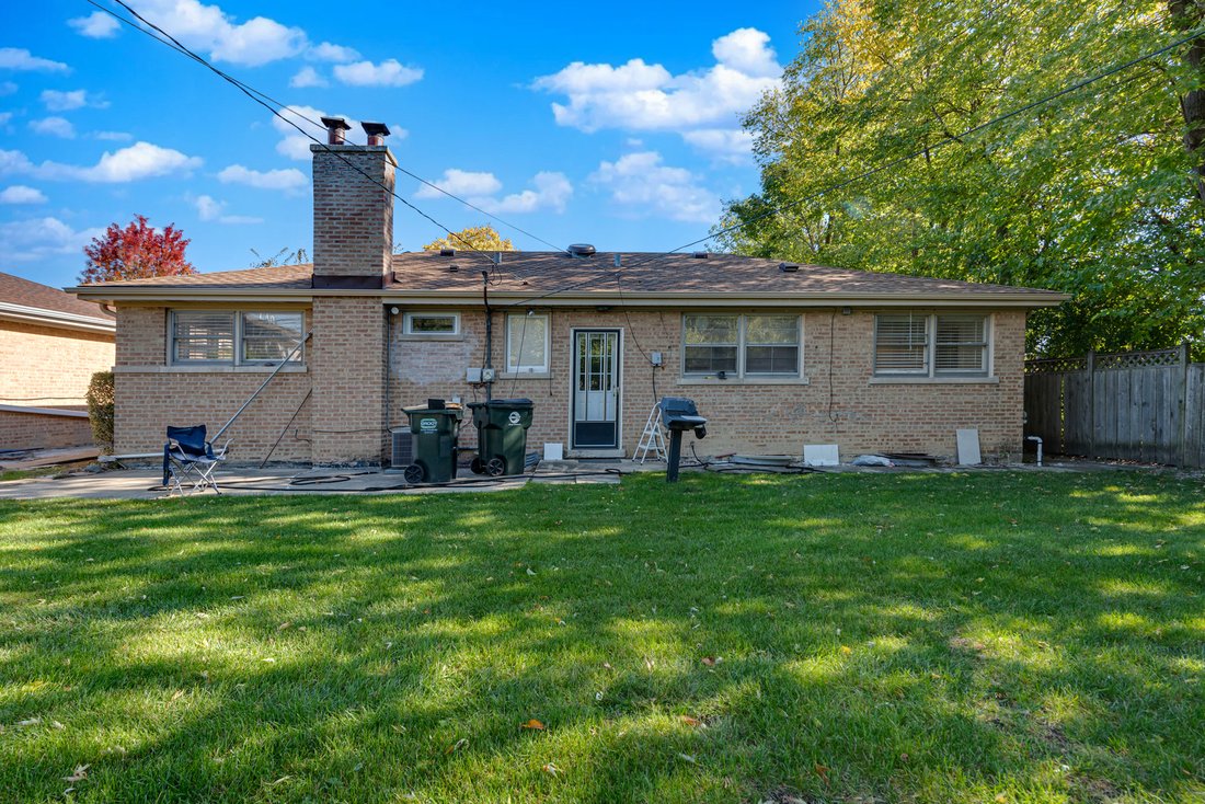 House in Lincolnwood, Illinois, United States 2 - 17690054