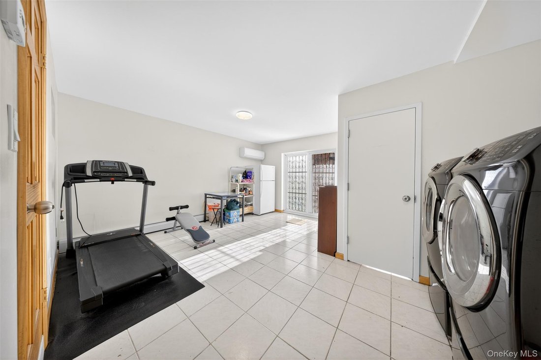 House in New York, New York, United States 3 - 17689804