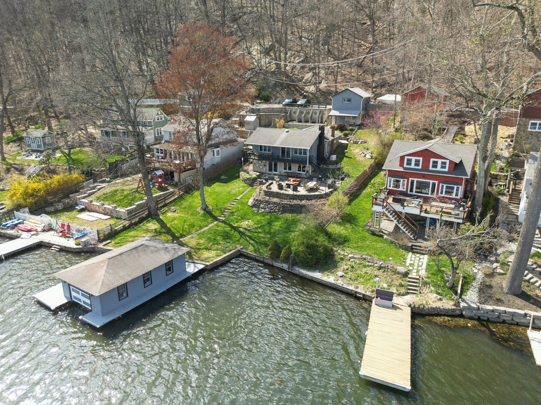 Hopatcong, New Jersey, United States 1 - 17690401