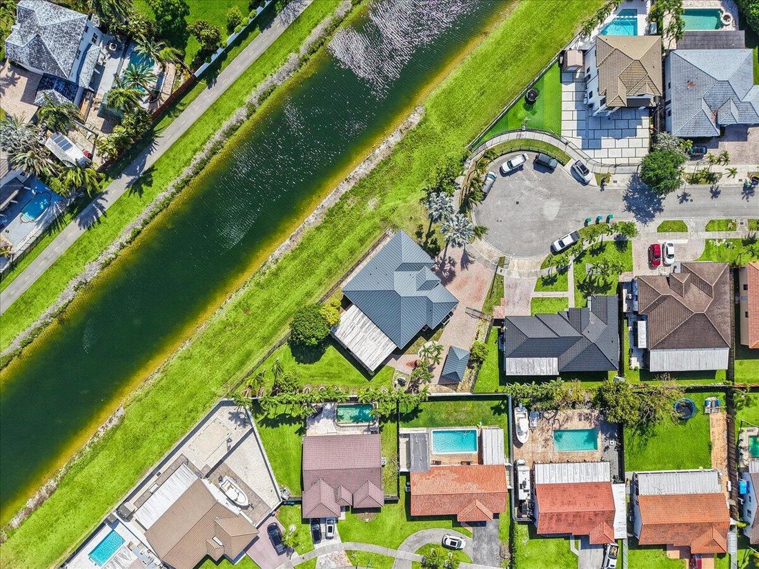 House in Miami, Florida, United States 5 - 17689952