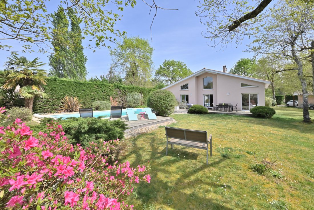 House in Le Las, Saint-Jean-d'Illac, France 1 - 17446853
