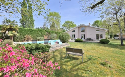 House in Le Las, Saint-Jean-d'Illac, France 1