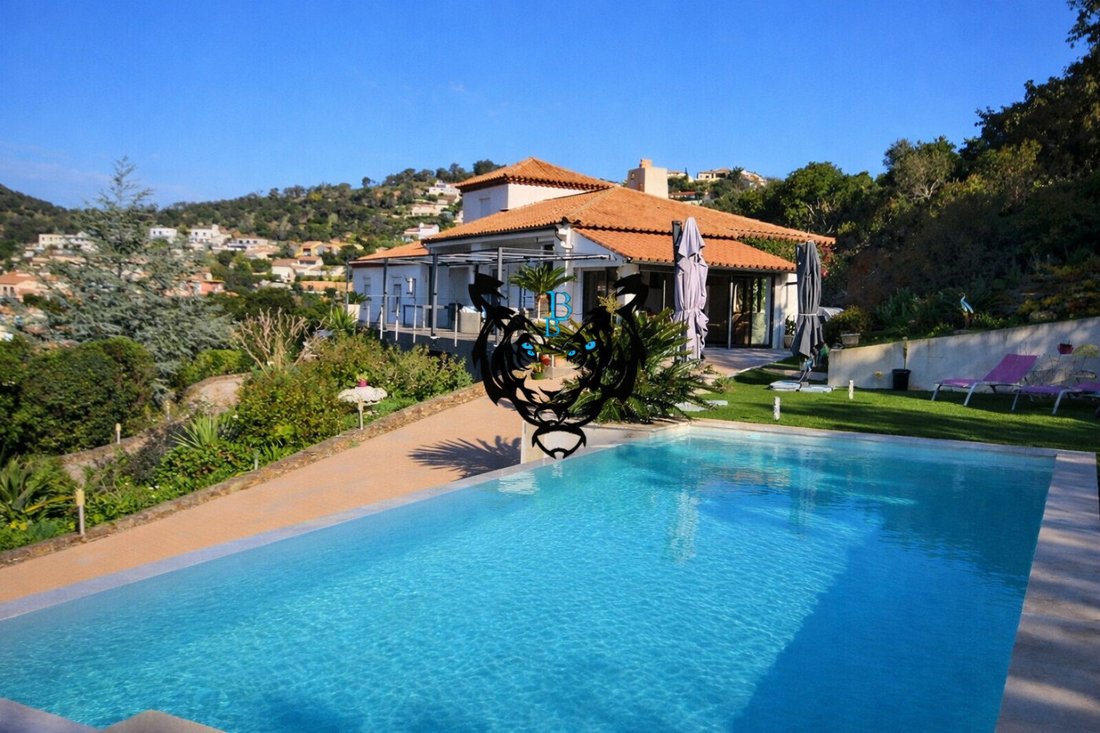 House in Ecarts, Roquebrune-sur-Argens, France 2 - 17690453